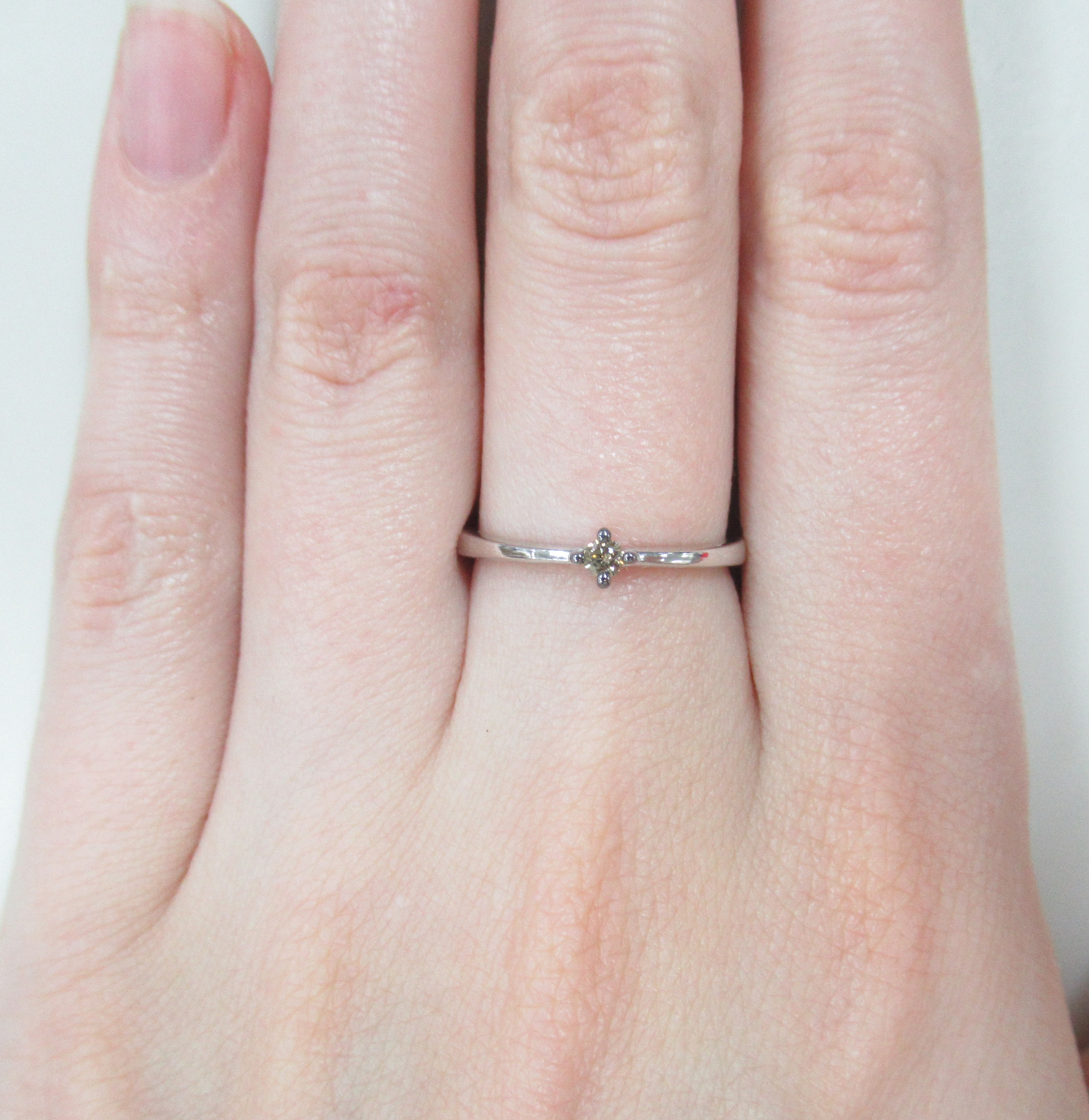 Серебряное кольцо с коньячным бриллиантом